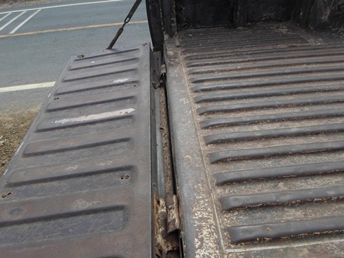 ขายกระบะ ของบิกเอ็มตอนเดียว สีมันร่อนๆ แต่ยังดีอยู่ครับ