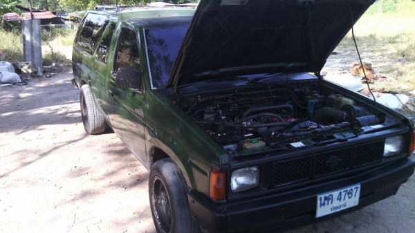 NISSAN BIG-M BD2.5 ฝาแดง