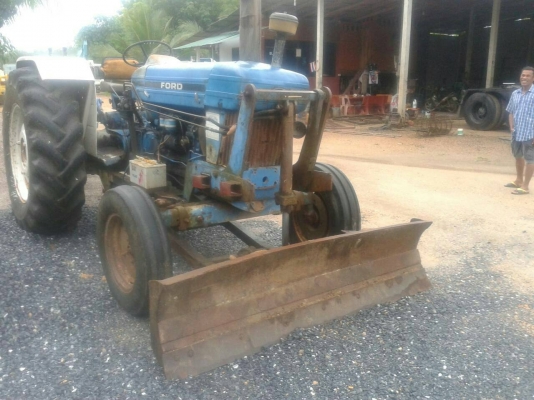 FORD 6600 รถเครื่องดี พร้อมใช้ มีใบมีดดันหน้า ราคาต่อรองได้ 087-2976734