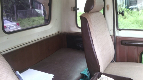 รถบรรทุก 6 ล้อดัมพ์ ยี่ห้อ HINO เครื่องฮีโน่ Ho7c 185 แรง พวงมาลัยพาร์เวอร์ ยางเต็ม6เส้น. แอร์พร้อม เชซซีสวยตลอดเส้น รถบรรทุก 6 ล้อดัมพ์ ยี่ห้อ HINO เครื่องฮีโน่ Ho7c 185 แรง พวงมาลัยพาร์เวอร์ ยางเต็ม6เส้น. แอร์พร้อม เชซซีสวยตลอดเส้น