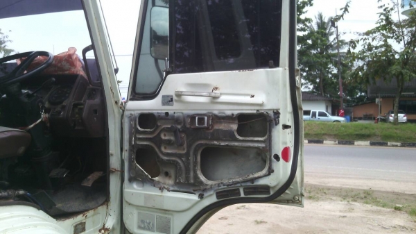 รถบรรทุก 6 ล้อดัมพ์ ยี่ห้อ HINO เครื่องฮีโน่ Ho7c 185 แรง พวงมาลัยพาร์เวอร์ ยางเต็ม6เส้น. แอร์พร้อม เชซซีสวยตลอดเส้น รถบรรทุก 6 ล้อดัมพ์ ยี่ห้อ HINO เครื่องฮีโน่ Ho7c 185 แรง พวงมาลัยพาร์เวอร์ ยางเต็ม6เส้น. แอร์พร้อม เชซซีสวยตลอดเส้น