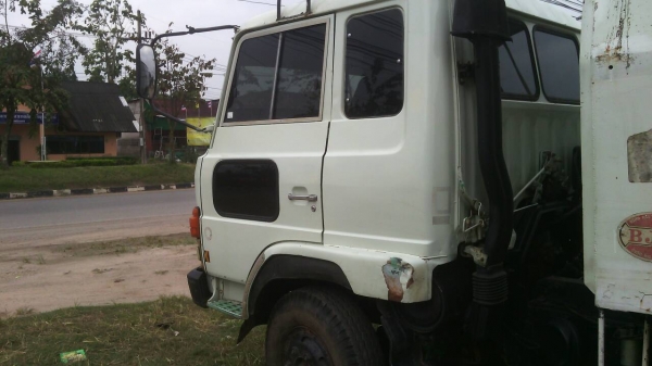 รถบรรทุก 6 ล้อดัมพ์ ยี่ห้อ HINO เครื่องฮีโน่ Ho7c 185 แรง พวงมาลัยพาร์เวอร์ ยางเต็ม6เส้น. แอร์พร้อม เชซซีสวยตลอดเส้น รถบรรทุก 6 ล้อดัมพ์ ยี่ห้อ HINO เครื่องฮีโน่ Ho7c 185 แรง พวงมาลัยพาร์เวอร์ ยางเต็ม6เส้น. แอร์พร้อม เชซซีสวยตลอดเส้น