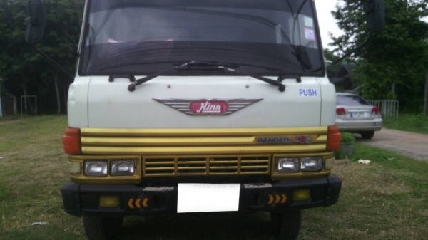 รถบรรทุก 6 ล้อดัมพ์ ยี่ห้อ HINO เครื่องฮีโน่ Ho7c 185 แรง พวงมาลัยพาร์เวอร์ ยางเต็ม6เส้น. แอร์พร้อม เชซซีสวยตลอดเส้น รถบรรทุก 6 ล้อดัมพ์ ยี่ห้อ HINO เครื่องฮีโน่ Ho7c 185 แรง พวงมาลัยพาร์เวอร์ ยางเต็ม6เส้น. แอร์พร้อม เชซซีสวยตลอดเส้น