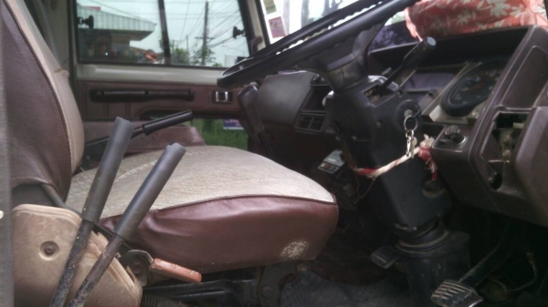 รถบรรทุก 6 ล้อดัมพ์ ยี่ห้อ HINO เครื่องฮีโน่ Ho7c 185 แรง พวงมาลัยพาร์เวอร์ ยางเต็ม6เส้น. แอร์พร้อม เชซซีสวยตลอดเส้น รถบรรทุก 6 ล้อดัมพ์ ยี่ห้อ HINO เครื่องฮีโน่ Ho7c 185 แรง พวงมาลัยพาร์เวอร์ ยางเต็ม6เส้น. แอร์พร้อม เชซซีสวยตลอดเส้น