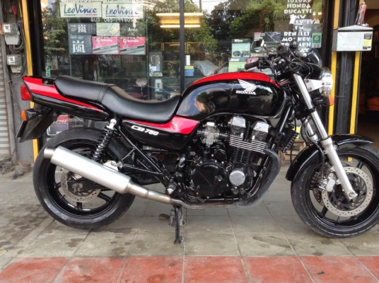 ขายcb750fทะเบียนเครื่องดีสภาพพร้อมใช้สุดๆนใจแวะดูก่อนจร้า