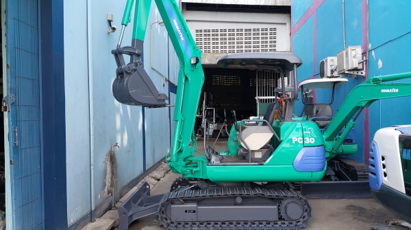รถขุด KOMATSU รุ่น PC30-7- แทร็กเหล็กสวย นำเข้าจากญี่ปุ่น ตรวจเช็คสภาพแล้ว อย่างดี มือถือ /LINE ID:0818753444 รถขุด KOMATSU รุ่น PC30-7- แทร็กเหล็กสวย นำเข้าจากญี่ปุ่น ตรวจเช็คสภาพแล้ว อย่างดี มือถือ /LINE ID:0818753444