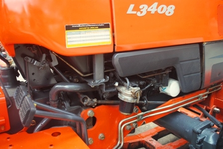 ขายรถไถ Kubota L 3408 (4WD) พร้อมมีดดันหน้าช้าง สภาพพร้อมใช้งานครับ
