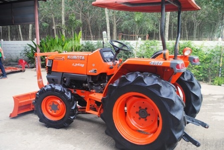 ขายรถไถ Kubota L 3408 (4WD) พร้อมมีดดันหน้าช้าง สภาพพร้อมใช้งานครับ ขายรถไถ Kubota L 3408 (4WD) พร้อมมีดดันหน้าช้าง สภาพพร้อมใช้งานครับ