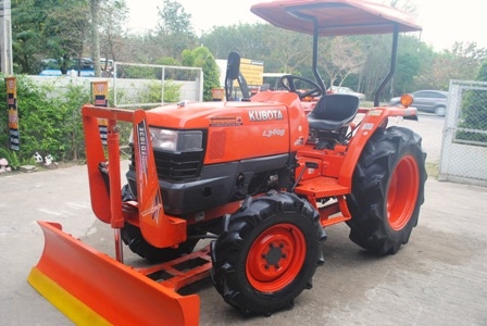 ขายรถไถ Kubota L 3408 (4WD) พร้อมมีดดันหน้าช้าง สภาพพร้อมใช้งานครับ