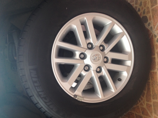 ขายล้อแม๊กtoyota champ2013 (BMC)ขอบ17พร้อมยางมิชลินปี13 สัปดาห์ที่1 สามารถใส่ฟอจูนเนอร์ได้ ขายล้อแม๊กtoyota champ2013 (BMC)ขอบ17พร้อมยางมิชลินปี13 สัปดาห์ที่1 สามารถใส่ฟอจูนเนอร์ได้