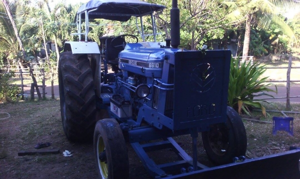 ขายรถไถฟร์อด มือสอง 6610 แท้ เสื้อลาย ปั้มกลม