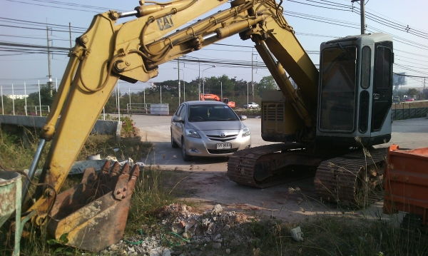 ขายด่วนรถเเบ็กโฮ-CAT_REGA  เครื่อง145 เเรงสนใจติดต่อ0933903914