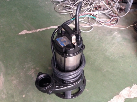 ขายไดโว่ดูดน้ำ Showfou 2HP. 380V made in Taiwan ขนาด 3 นิ้ว สภาพสวย วิ่งนิ่ม พร้อมใช้งาน