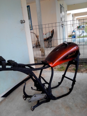 ขายโครง  Yamaha spacial +ถังน้ำมัน วาง SR 400 CC ได้ เอาไปปั้นต่อ   ลดราคาไปเลย  2900 บาท