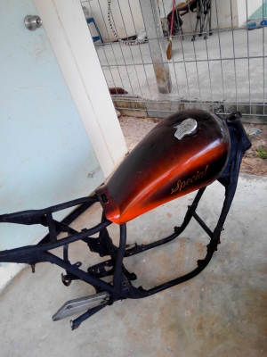 ขายโครง  Yamaha spacial +ถังน้ำมัน วาง SR 400 CC ได้ เอาไปปั้นต่อ   ลดราคาไปเลย  2900 บาท