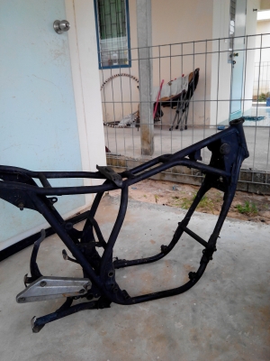 ขายโครง  Yamaha spacial +ถังน้ำมัน วาง SR 400 CC ได้ เอาไปปั้นต่อ   ลดราคาไปเลย  2900 บาท