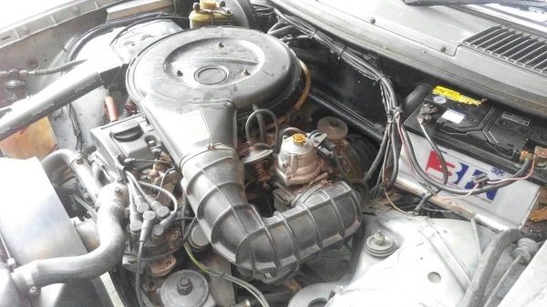 BENZ w123 เครื่องเบนซิน ราคา55000บาท