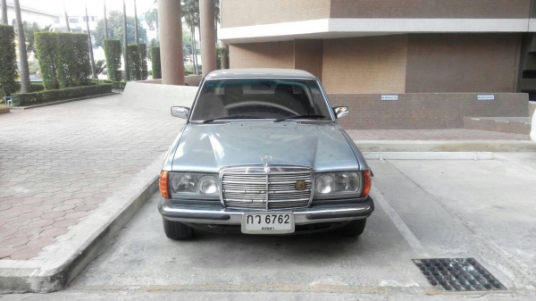 BENZ w123 เครื่องเบนซิน ราคา55000บาท