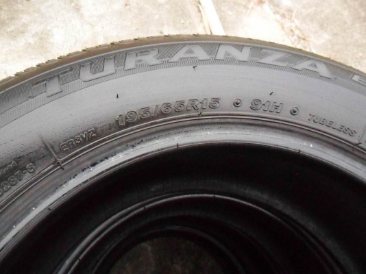 ยางขอบ15 ปี12 บริดสโตน195-65 R15ปี12 เส้นละ350บ(4เส้น1,400บ) ยางขอบ15 ปี12 บริดสโตน195-65 R15ปี12 เส้นละ350บ(4เส้น1,400บ)