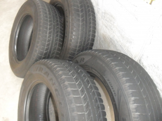 ยาง GoodYear 215/70R16ปี11 สวยๆ 4 เส้น ราคา 2500 บาท