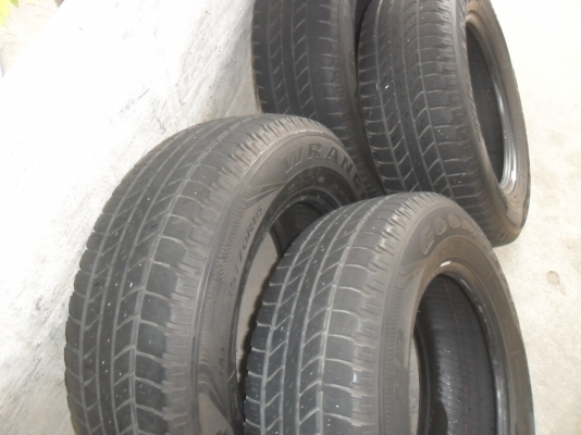 ยาง GoodYear 215/70R16ปี11 สวยๆ 4 เส้น ราคา 2500 บาท