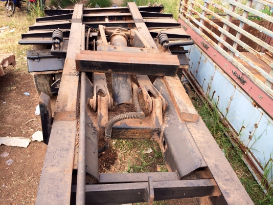 ขายด่วน. แชชีหางพ่วงพร้อมเล่ม