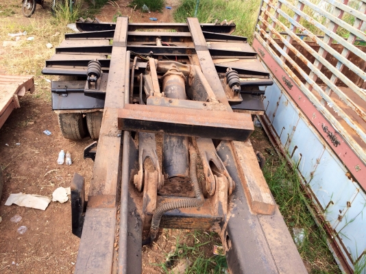 ขายด่วน. แชชีหางพ่วงพร้อมเล่ม