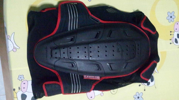 ขายเสื้อเกราะสำหรับขี่รถวิบากยี่ห้อ Thor กับ Alpinestars สภาพสวยๆครับ