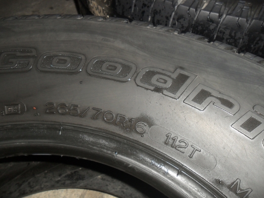 ยาง BFGoodrich 265/70R16ปี11 สวยๆ 4 เส้น ราคา 2800 บาท