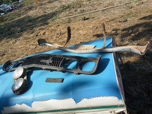 ขายกระจังหน้าช้างเหยียบ620พร้อมโลโก้สวยๆราคาถูกๆ650-ด่วน