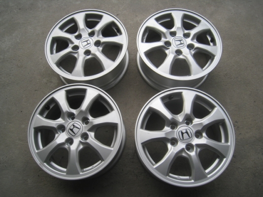 ขายล้อแม็กป้ายแดง Civic fb 15"ใส่ vigo,suzuki carry pickup ได้ครับ สนใจติดต่อเล็กคลองสามครับ 081-3747940
