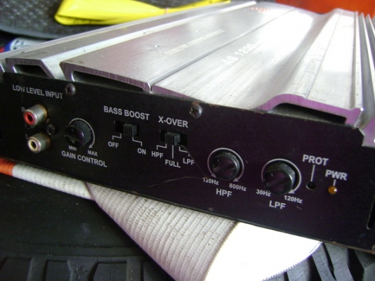 เพาเวอร์แอมป์ 1200 watts.