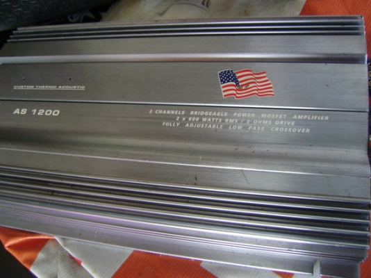 เพาเวอร์แอมป์ 1200 watts.