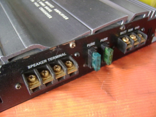 เพาเวอร์แอมป์ 1200 watts.