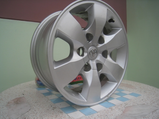 ขายล้อแม็กป้ายแดง Vigo champ 16" สนใจติดต่อเล็กคลองสามครับ 081-3747940