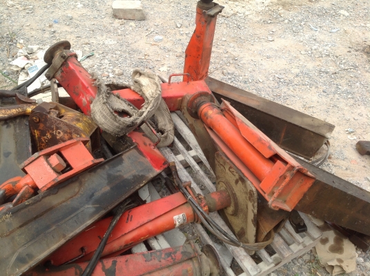 เครนติดหลังรถบรรทุก  UNIC  A209542   รุ่น 2 ปอก  หกเหลี่ยม