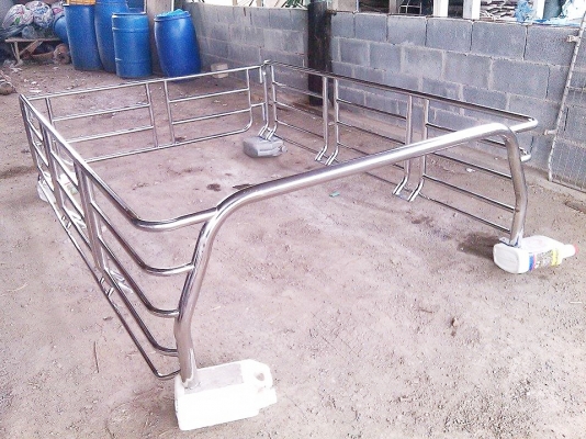 ขายคอกสแตนเลสสั่งทำครอบโรบาร์ขนาดกว้างขึ้น 7,000บาท (รถตอนเดียว)