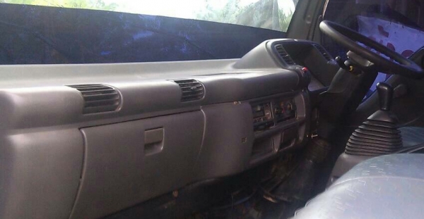 หกล้อดั้ม ISUZU-NPR130เทอร์โบว์ รถห้าวแท้ ปี48 สภาพดีสวยๆเต็มสรูตพร้อมใช้งาน ทะเบียนพร้อมใช้งาน