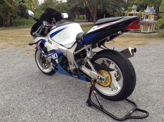 ธารนนทบุรี///ขาย suzuki gsx r1000 k1 สภาพนางฟ้า แรงๆมันๆครับ ระบบไฟระบบเครื่องสมบูรณ์ทุกจุด พร้อมออกทริปหน้าหนาวครับ ราคา 129,000 บาท อินวอยท์+สรรพสารมิตร