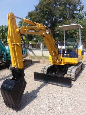 ขายด่วน KOMATSU PC 20-6 สภาพสวยมากพร้อมใช้ นำเข้าจากญี่ปุ่น 090-986-2521 อ๊อบ ขายด่วน KOMATSU PC 20-6 สภาพสวยมากพร้อมใช้ นำเข้าจากญี่ปุ่น 090-986-2521 อ๊อบ