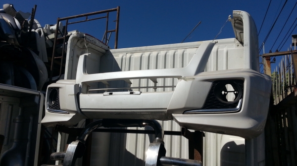 กันชนหน้า MU-7 พร้อม Skirt