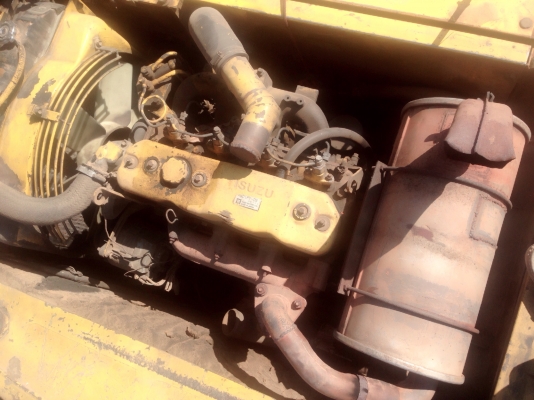 KOBELCO MARK III SK 100 Yutani ไฟฟ้าเต็ม หน้าจอครบ เครื่องเดิมปั๊มเดิมๆทำงานไม่มีโหลด ภายนอกสภาพดีบูมอาร์มไม่มีปะ ช่วงล่างเอวแน่นดี โซ่บูทใบแทรกประมาณ 70\% พร้อมทำงานได้เลย เอกสารใบอินวอย ราคาต่อรองได้ครับ