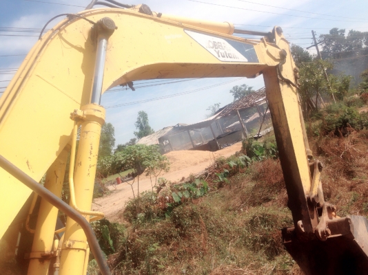 KOBELCO MARK III SK 100 Yutani ไฟฟ้าเต็ม หน้าจอครบ เครื่องเดิมปั๊มเดิมๆทำงานไม่มีโหลด ภายนอกสภาพดีบูมอาร์มไม่มีปะ ช่วงล่างเอวแน่นดี โซ่บูทใบแทรกประมาณ 70\% พร้อมทำงานได้เลย เอกสารใบอินวอย ราคาต่อรองได้ครับ