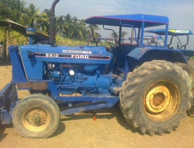 รถไถFORD รุ่น6600 แท้เต็มตัว เสื้อลาย  สวยๆแน่นๆพร้อมเล่มทะเบียนสนใจ0810076640