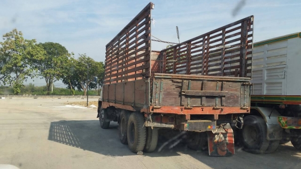 ***ขายแล้วครับขอบคุณ Truck2hand ขาย10ล้อ1เพลาล่อง ไม่ดั้ม ISUZU 175 JCM-309xx 6BG2-175ฝาส้ม (ลงเล่ม) เครื่องแห้ง แน่นๆ แรงดี ประหยัด เกียร์ดีไม่หลุด ช่วงล่างเดิมลูกหมากร้อย คัสซีดี เดิม ไม่ปะไม่ดาม มีบวมซับในช่วงปลายบ้าง นิดๆหน่อยๆ กระบะพื้นไม้คอกไม้ สภาพ ***ขายแล้วครับขอบคุณ Truck2hand ขาย10ล้อ1เพลาล่อง ไม่ดั้ม ISUZU 175 JCM-309xx 6BG2-175ฝาส้ม (ลงเล่ม) เครื่องแห้ง แน่นๆ แรงดี ประหยัด เกียร์ดีไม่หลุด ช่วงล่างเดิมลูกหมากร้อย คัสซีดี เดิม ไม่ปะไม่ดาม มีบวมซับในช่วงปลายบ้าง นิดๆหน่อยๆ กระบะพื้นไม้คอกไม้ สภาพ