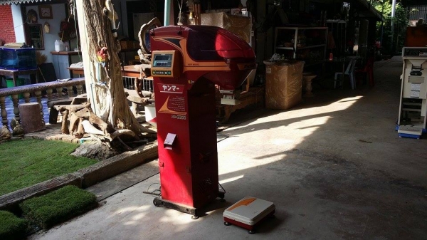 เครื่องคัดแยกเมล็ดพร้อมชั่ง YANMAR รุ่น KR-2300 เก่าญี่ปุ่น สภาพสวย เครื่องพร้อมใช้งาน เครื่องคัดแยกเมล็ดพร้อมชั่ง YANMAR รุ่น KR-2300 เก่าญี่ปุ่น สภาพสวย เครื่องพร้อมใช้งาน
