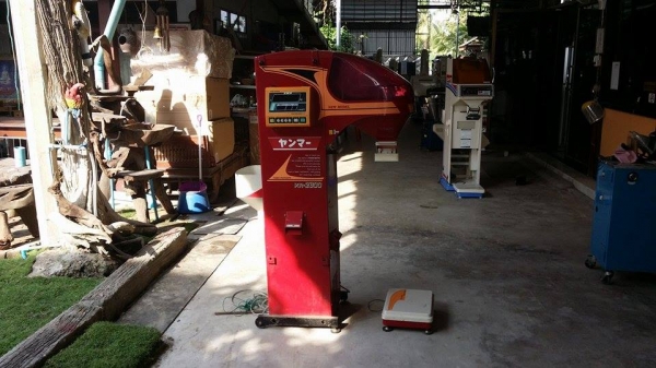 เครื่องคัดแยกเมล็ดพร้อมชั่ง YANMAR  รุ่น KR-2300  เก่าญี่ปุ่น สภาพสวย เครื่องพร้อมใช้งาน