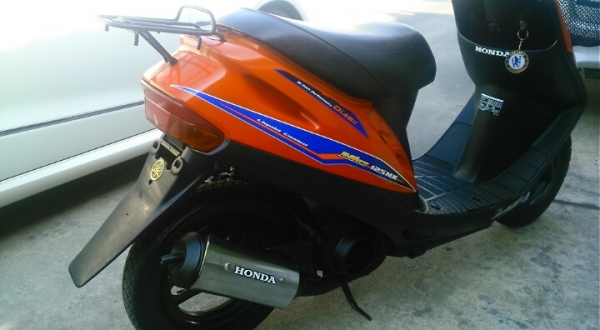 ขายรถป๊อบ HONDA DIO  ZX สีส้มเข้ม สภาพดีและพร้อมใช้งานได้เลย สตาร์ดสองระบบ มือเท้า เครื่องดี เสียงเงียบมาก รถบิดพุ่ง สีสวยโอเค มีตระกร้าหน้า ใต้เบาะมีที่เก็บของขนาดไหญ่ เก็บรายระเอียดรถแล้ว ซื้อไปขับอย่างเดียวพอไม่ต้องทำเพิ่ม ขอขาย 8500 บาท K.tum 09719775