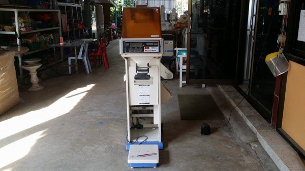 เครื่องคัดแยกเมล็ดพร้อมชั่ง ISEKI รุ่น 20 เก่าญี่ปุ่น สภาพสวย เครื่องพร้อมใช้งาน ทำให้การชั่งเป็นไปอย่างสะดวกและได้มาตรฐาน เครื่องคัดแยกเมล็ดพร้อมชั่ง ISEKI รุ่น 20 เก่าญี่ปุ่น สภาพสวย เครื่องพร้อมใช้งาน ทำให้การชั่งเป็นไปอย่างสะดวกและได้มาตรฐาน
