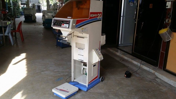 เครื่องคัดแยกเมล็ดพร้อมชั่ง ISEKI รุ่น 20 เก่าญี่ปุ่น สภาพสวย เครื่องพร้อมใช้งาน ทำให้การชั่งเป็นไปอย่างสะดวกและได้มาตรฐาน เครื่องคัดแยกเมล็ดพร้อมชั่ง ISEKI รุ่น 20 เก่าญี่ปุ่น สภาพสวย เครื่องพร้อมใช้งาน ทำให้การชั่งเป็นไปอย่างสะดวกและได้มาตรฐาน